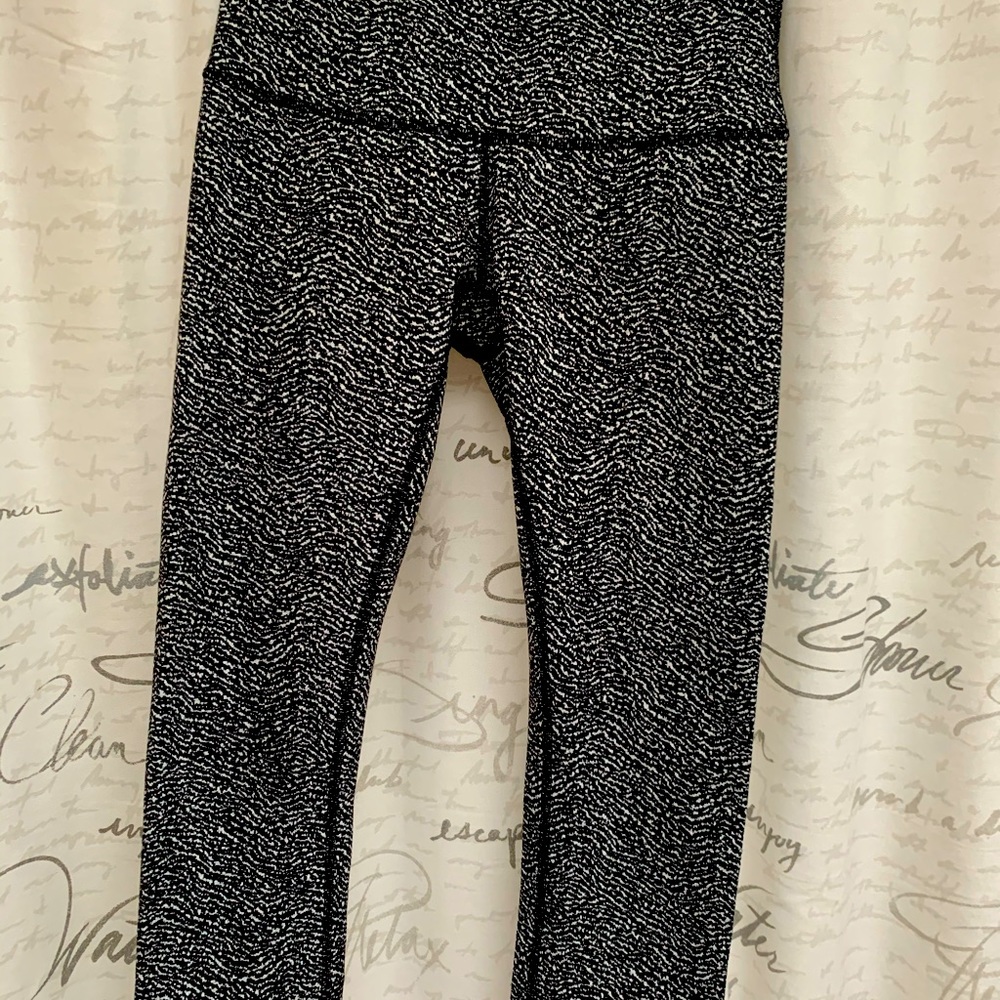 Lululemon iconic WU